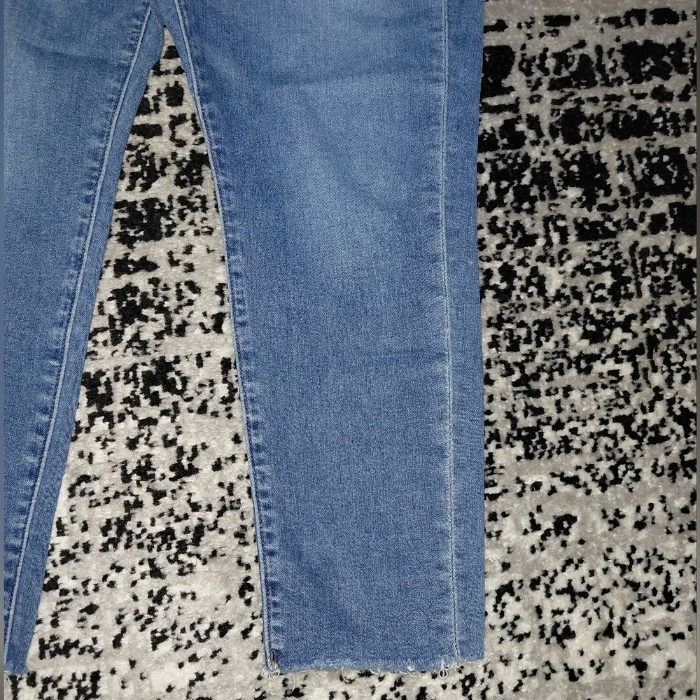 LOFT The Skinny Jeans Size 31/12 Petite | Blue Raw Hem Denim